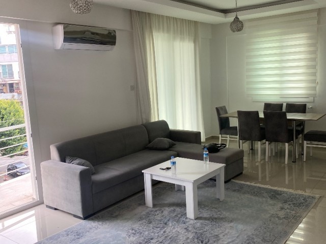 FANTASTISCHE 3+1-WOHNUNG ZUM VERKAUF IM KYRENIA-ZENTRUM