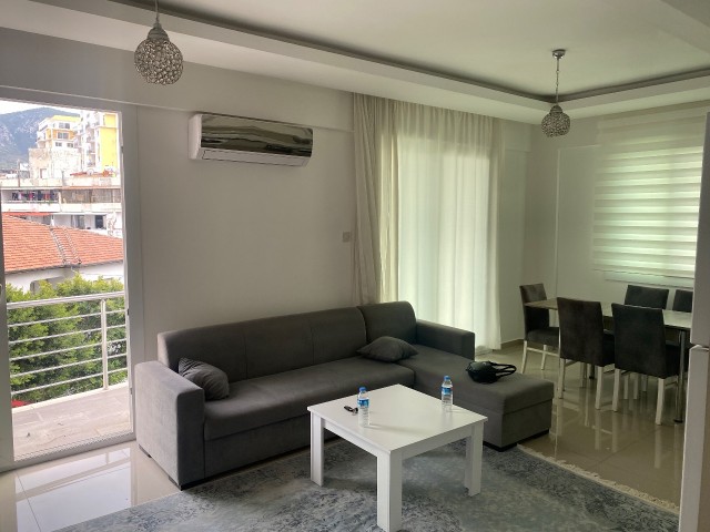 FANTASTISCHE 3+1-WOHNUNG ZUM VERKAUF IM KYRENIA-ZENTRUM