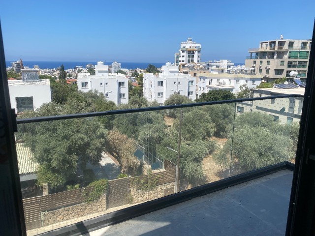 GIRNE CENTER 3+1 NEW AMAZING FLAT FOR SALE