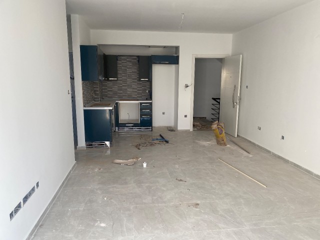 GIRNE MERKEZ SIFIR COK UYGUN FIYATA SON 1 DAİRE 