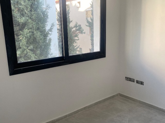 GIRNE MERKEZ SIFIR COK UYGUN FIYATA SON 1 DAİRE 