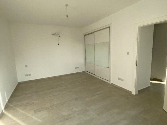 AMAZING 3+1 FLAT FOR SALE IN GIRNE CENTRAL KAR MARKET WITH A TERRACE, A WONDERFUL OPPORTUNITY AT THIS PRICE