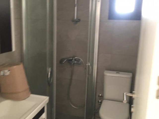 Girne merkezde kiralık 2 yatak odalı lüks ebeveyn banyolu daire