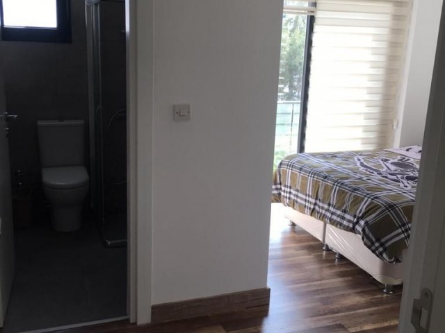 Luxuriöses Apartment mit 2 Schlafzimmern und eigenem Bad im Zentrum von Kyrenia zu vermieten