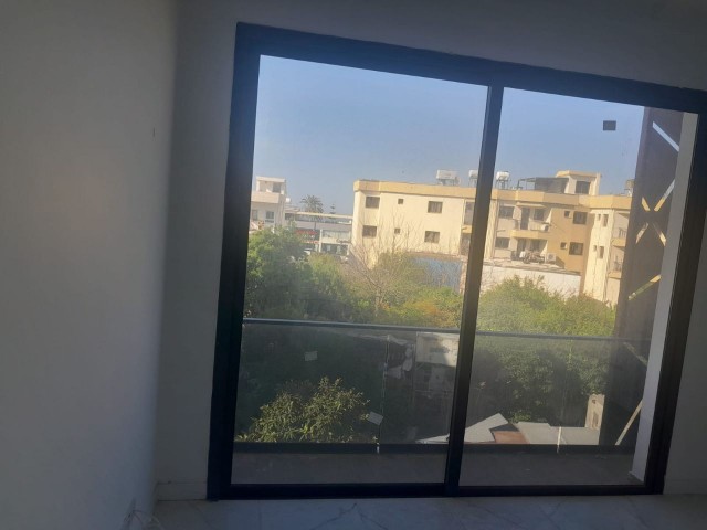 فروش آپارتمان 2+1 غیر مبله در السنجک