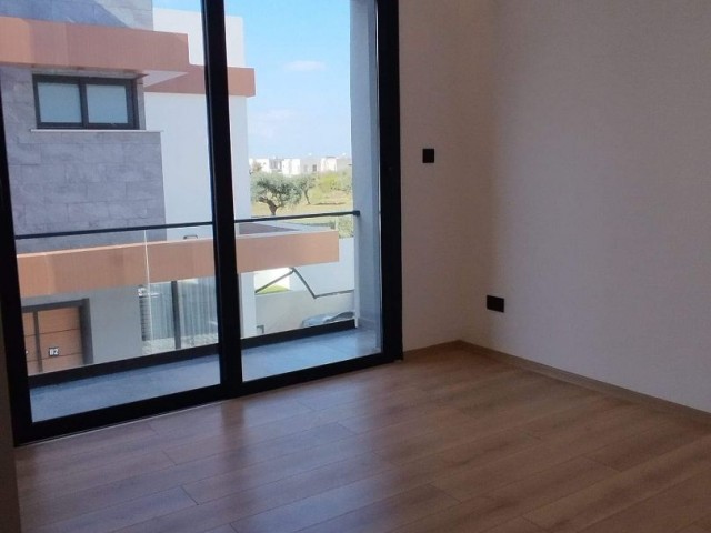 ÇATALKÖYDE LUX 4+1 SATILIK VILLA