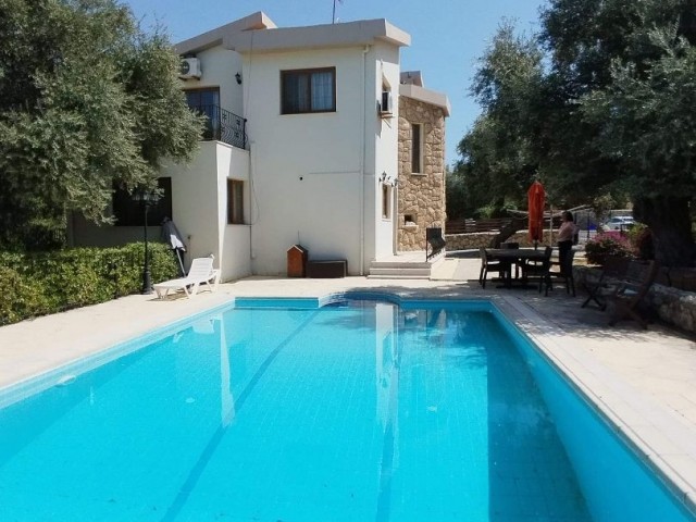 ESENTEPEDE 4+2 KİRALIK VILLA 