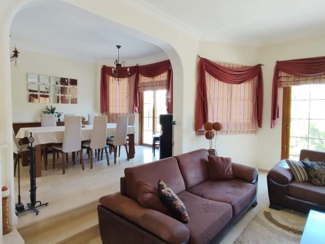 ESENTEPEDE 4+2 KİRALIK VILLA 