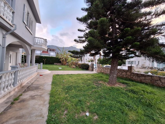 Denize yürüyüş mesafesinde 3+1 villa