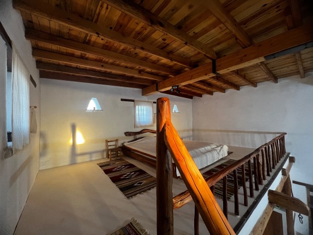 یک خانه خشتی ساخته شده ویژه برای فروش در دامان طبیعت، یک خانه منحصر به فرد نادر در شمال قبرس!
