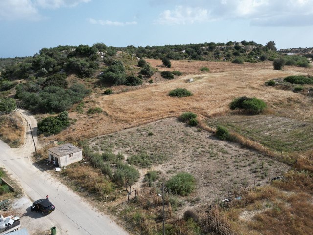 Zoned land for sale in Cayirovada