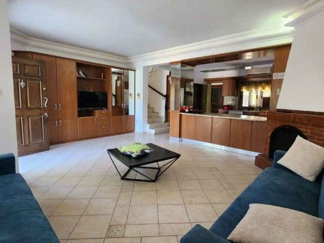 3+1 VILLA ZU VERMIETEN MIT POOL IN ALSANCAK