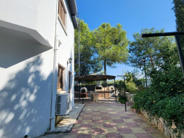 3+1 VILLA ZU VERMIETEN MIT POOL IN ALSANCAK