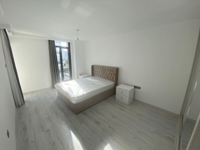 GİRNE MERKEZ'DE SİTE İÇERİSİNDE HERŞEY DAHİL 2+2 KİRALIK TRİPLEKS PENTHOUSE