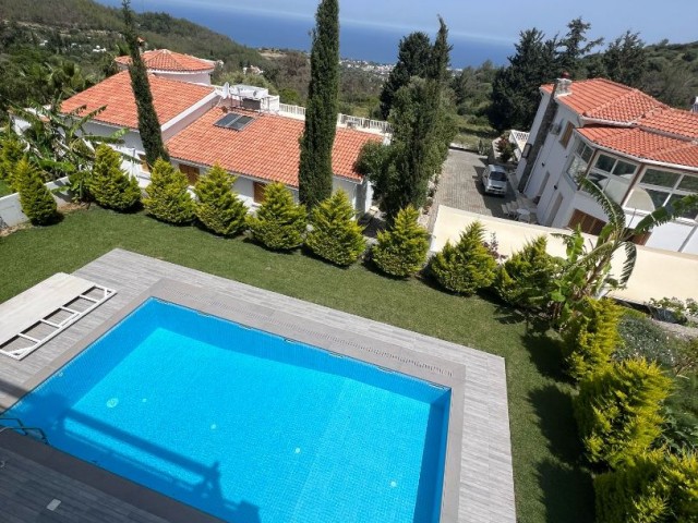 KARMİDE 3+1 VILLA ZU VERMIETEN MIT NATUR- UND MEERBLICK/POOL