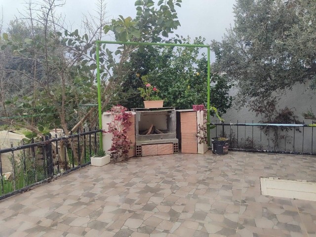 آپارتمان مبله 2+1 با باغ برای اجاره در فاماگوستا منطقه مرعش