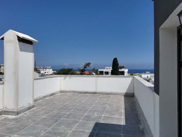 2+1 PENTHOUSE AUF DEM STANDORT IN GİRNE ALSANCAK