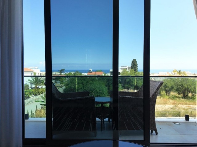 3+1 FULLY FURNISHED PENTHOUSE ON THE SITE IN GIRNE ALSANCAK