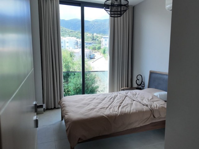 GİRNE ALSANCAKTA SİTE İÇERİSİNDE 3+1  FULL EŞYALI PENTHOUSE