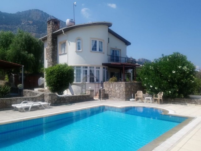3+1 PRIVATE VILLA FOR SALE IN LAPTA WITH MOUNTAIN AND SEA VIEWS