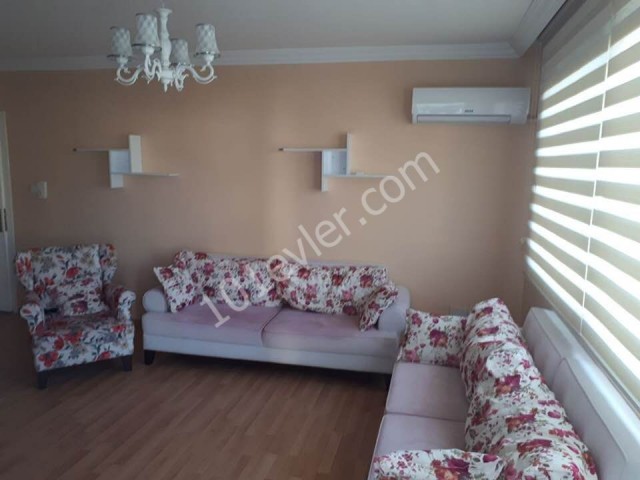 GİRNE MERKEZ'DE KİRALIK 2+1 DAİRE 