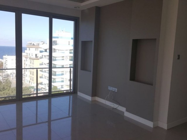 GİRNE 'DE MUHTEŞEM MANZARALI  SATILIK PENTHOUSE