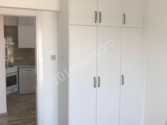 GİRNE YENİ LİMAN BÖLGESİNDE MÜKEMMEL MANZARALI TÜRK MALI SATILIK 2+1 DAİRE