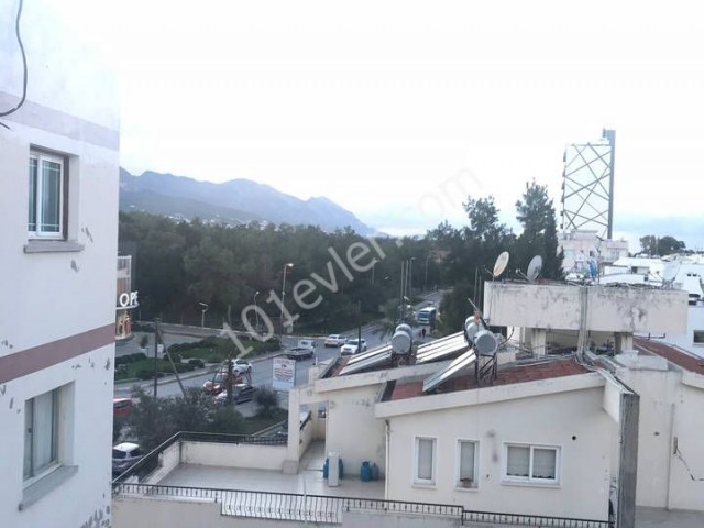 تخت برای فروش in Girne Merkez, گیرنه