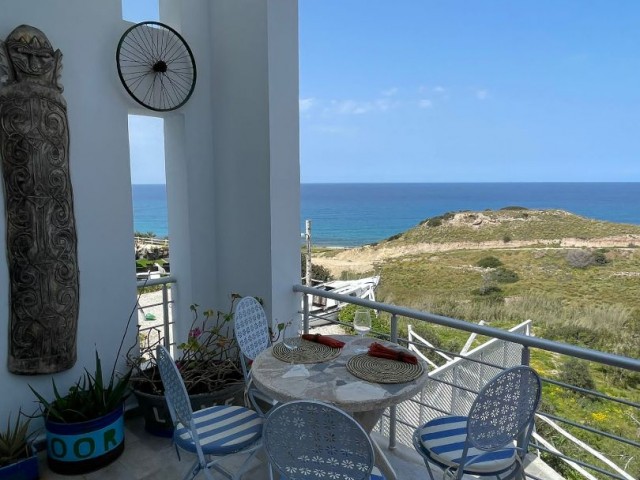 Erschwingliche Penthouse-Wohnung mit Meerblick