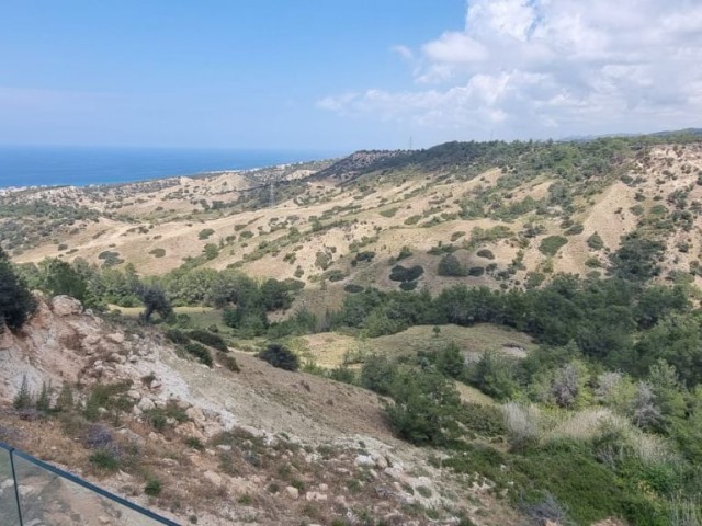 Wunderschöne private Villa mit atemberaubendem Blick auf die Küste und die Berge