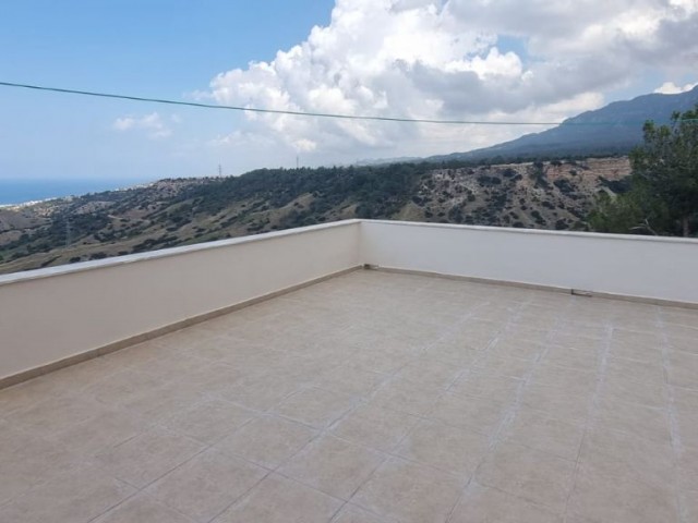 Wunderschöne private Villa mit atemberaubendem Blick auf die Küste und die Berge