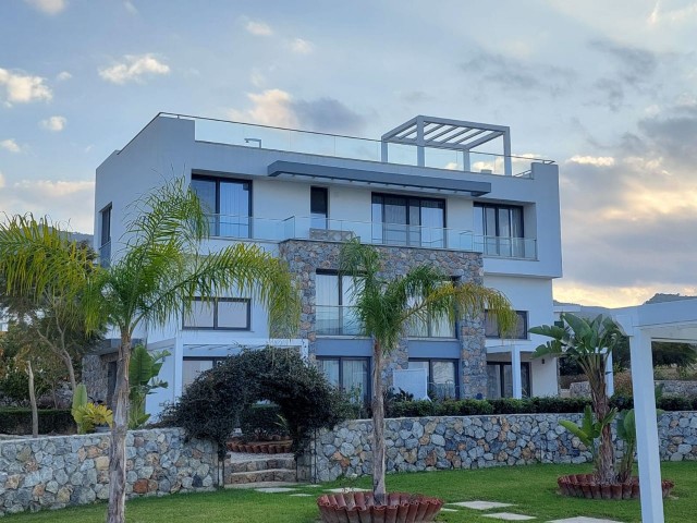 3 Bedroom penthouse villa with sea view