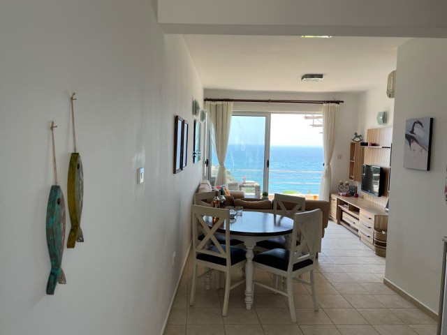 Penthouse with uninterrupted sea and mountain view (100 meters from the beach)