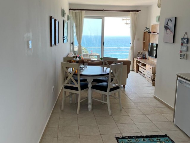  Penthouse mit uneingeschränktem Meer- und Bergblick (100 Meter vom Strand entfernt)