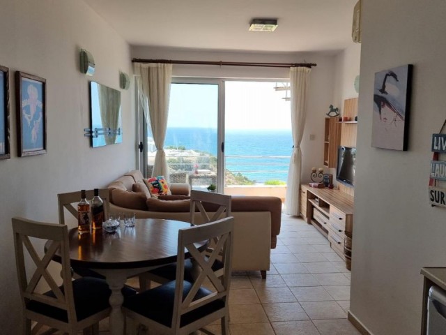  Penthouse mit uneingeschränktem Meer- und Bergblick (100 Meter vom Strand entfernt)