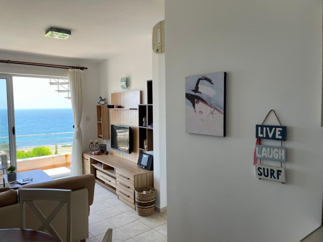  Penthouse mit uneingeschränktem Meer- und Bergblick (100 Meter vom Strand entfernt)