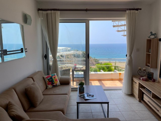 Penthouse with uninterrupted sea and mountain view (100 meters from the beach)