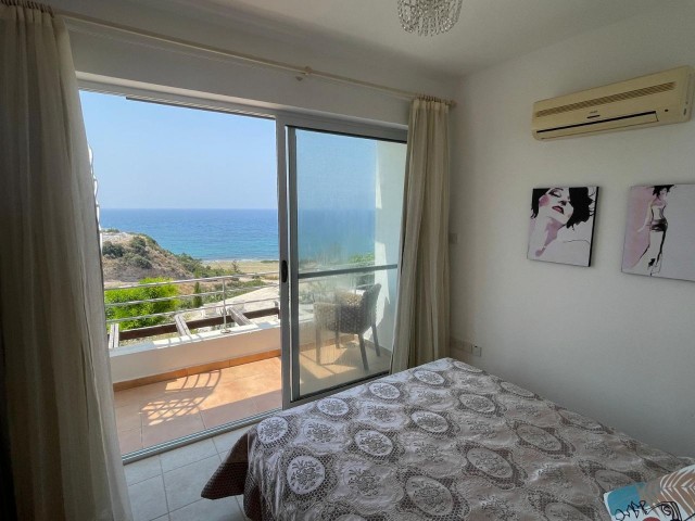 Penthouse with uninterrupted sea and mountain view (100 meters from the beach)