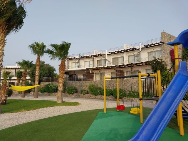 Ein Apartment in einem riesigen Gebäude direkt am Meer, Panorama-Dachterrasse mit Meer- und Bergblick (ideal für große Familien)