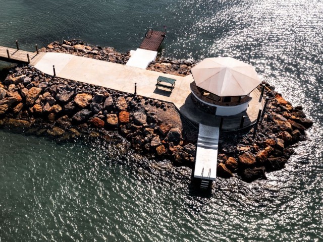 Penthouse mit 2 Schlafzimmern und Whirlpool auf der Dachterrasse direkt am Meer