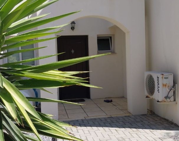 2 Bedroom Loft Style Apartment 200 metres away from the sea!