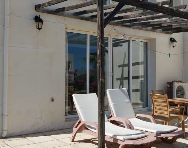 2 Bedroom Loft Style Apartment 200 metres away from the sea!