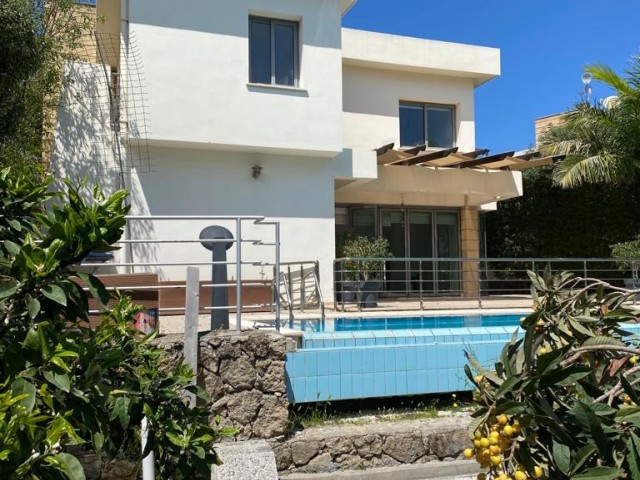 3+1 villa for sale in Alsancak