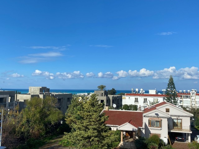 2+1 flat for sale with sea view in Laptada