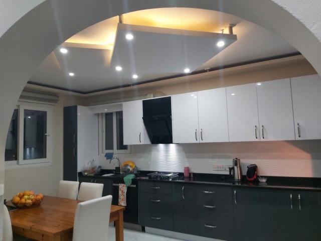 3+1 flat for sale in Kyrenia Lapta region