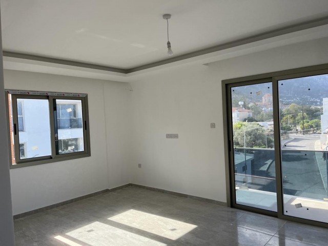 آپارتمان 1+1 کاملا نو برای فروش در آلسانجاک، گیرنه