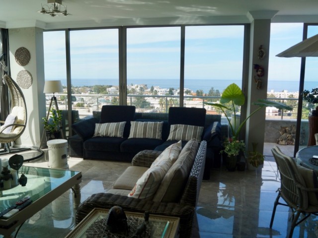 Girne merkezde satılık 3+1 penthouse 