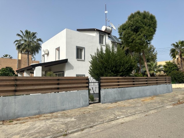 4+1 Villa zum Verkauf am Meer in Çatalköy, Kyrenia