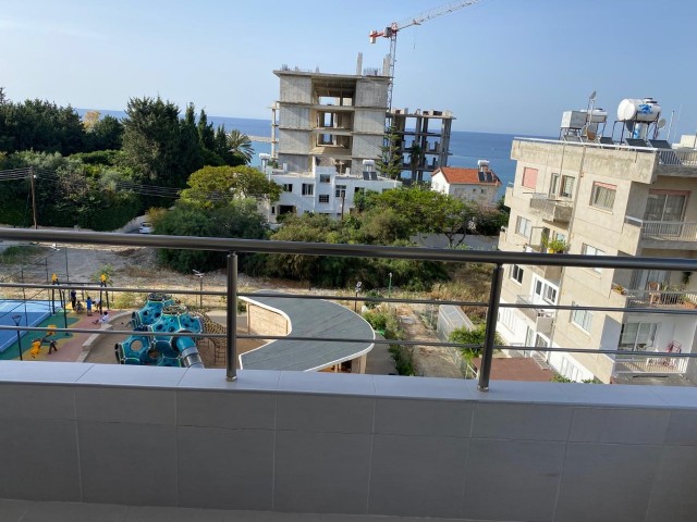 3+1 Wohnung mit Aufzug zum Verkauf in der Gegend des Kyrenia Lord Palace