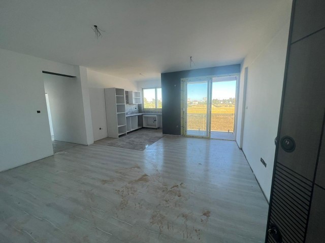 NEUE FERTIGGESTELLTE 3+1-WOHNUNG ZUM VERKAUF IN MAGUSA ÇANAKKALE